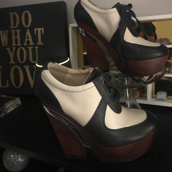 N.Y.L.A Block Heels - Picture 2 of 15